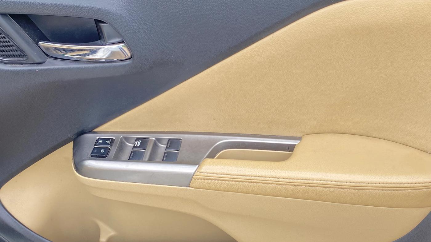 2014 Honda City 1.5L I-DTEC VX, Diesel, Manual, 94,034 km, Driver Side Door Panels Control