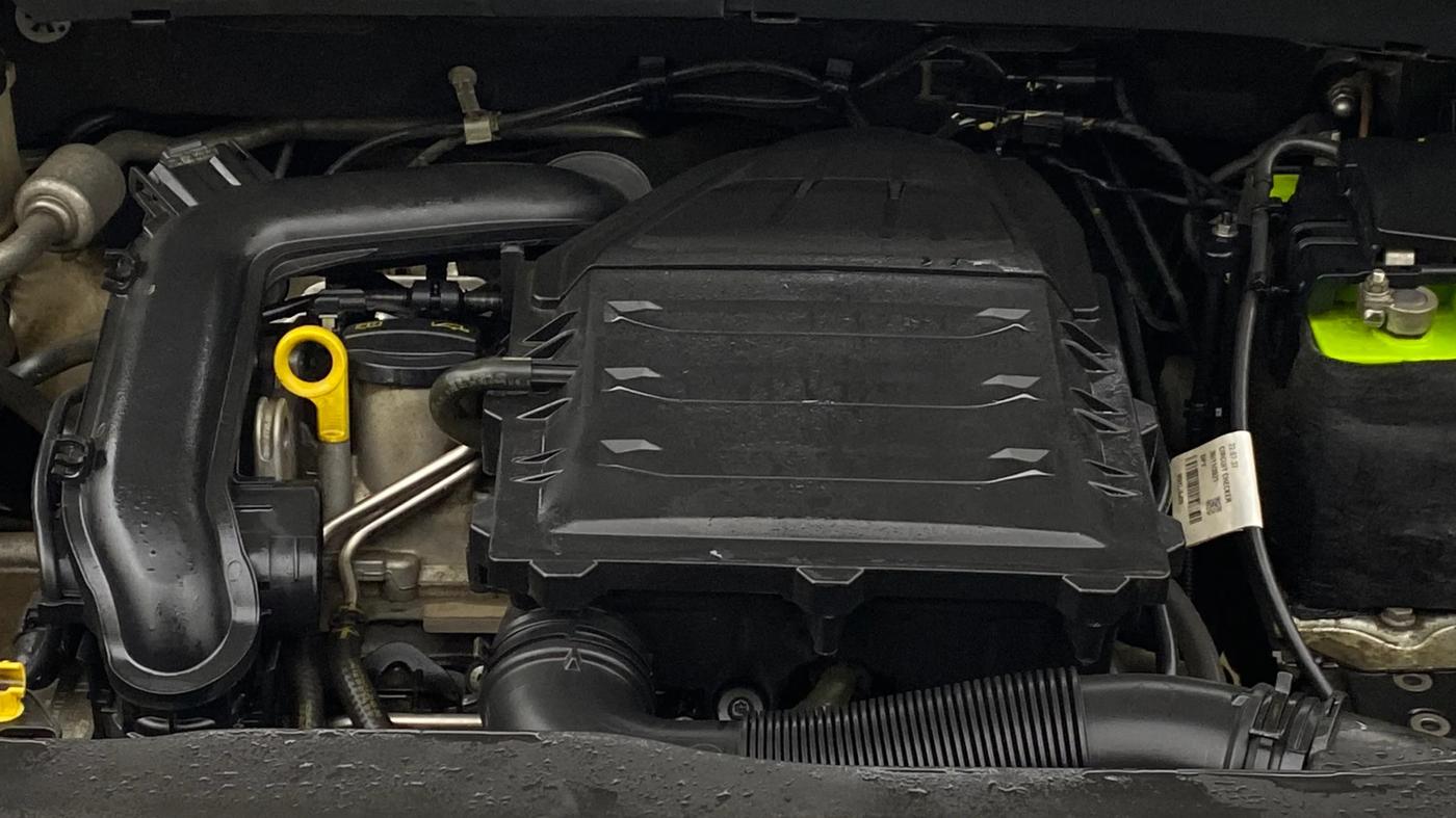 2022 Volkswagen TAIGUN TOPLINE 1.0 TSI AT, Petrol, Automatic, 43,324 km, Engine View