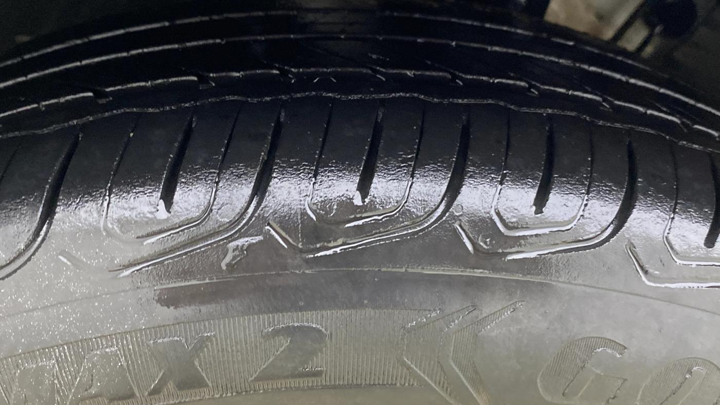 2022 Volkswagen TAIGUN TOPLINE 1.0 TSI AT, Petrol, Automatic, 43,324 km, Left Front Tyre Tread