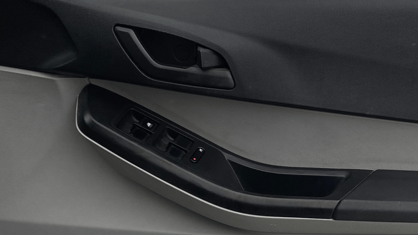 2021 Tata Tiago XT PETROL, Petrol, Manual, 36,783 km, Driver Side Door Panels Control