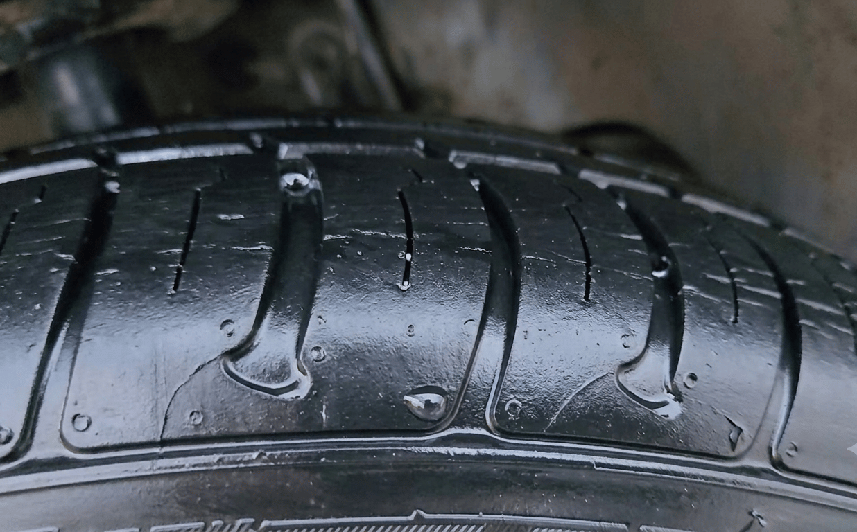 2018 Tata TIGOR XT PETROL, Petrol, Manual, 10,544 km, Left Front Tyre Tread