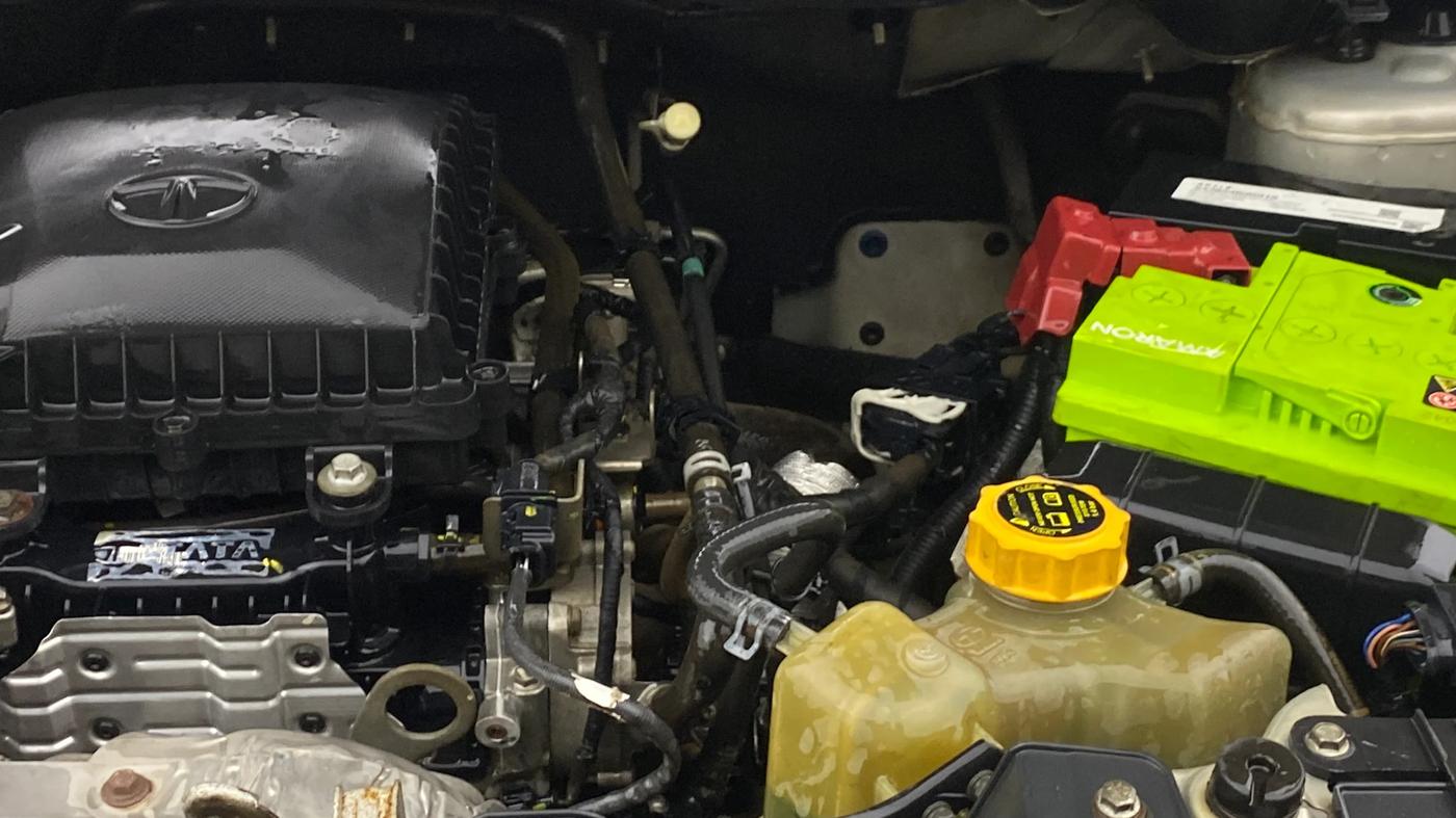 2020 Tata NEXON XZA PLUS PETROL, Petrol, Automatic, 1,27,344 km, Engine View - Left