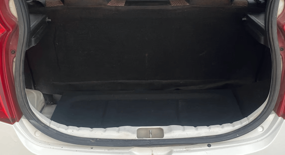 2015 Hyundai Eon MAGNA +, Petrol, Manual, 48,496 km, Boot Inside