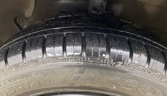 2016 Hyundai Grand i10 MAGNA 1.2 KAPPA VTVT, Petrol, Manual, 11,610 km, Left Front Tyre Tread