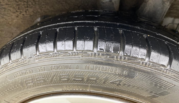 2016 Hyundai Grand i10 MAGNA 1.2 KAPPA VTVT, Petrol, Manual, 11,610 km, Left Rear Tyre Tread