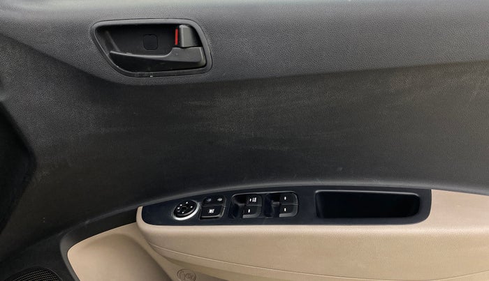 2016 Hyundai Grand i10 MAGNA 1.2 KAPPA VTVT, Petrol, Manual, 11,610 km, Driver Side Door Panels Control