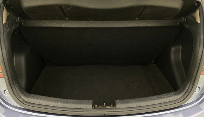 2016 Hyundai Grand i10 MAGNA 1.2 KAPPA VTVT, Petrol, Manual, 11,610 km, Boot Inside