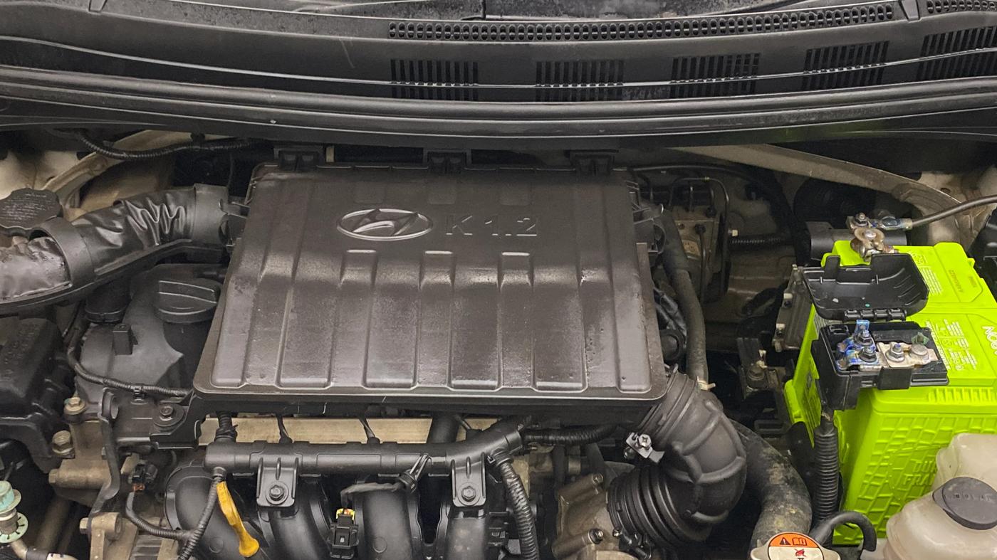 2016 Hyundai Xcent S 1.2, Petrol, Manual, 60,099 km, Engine View