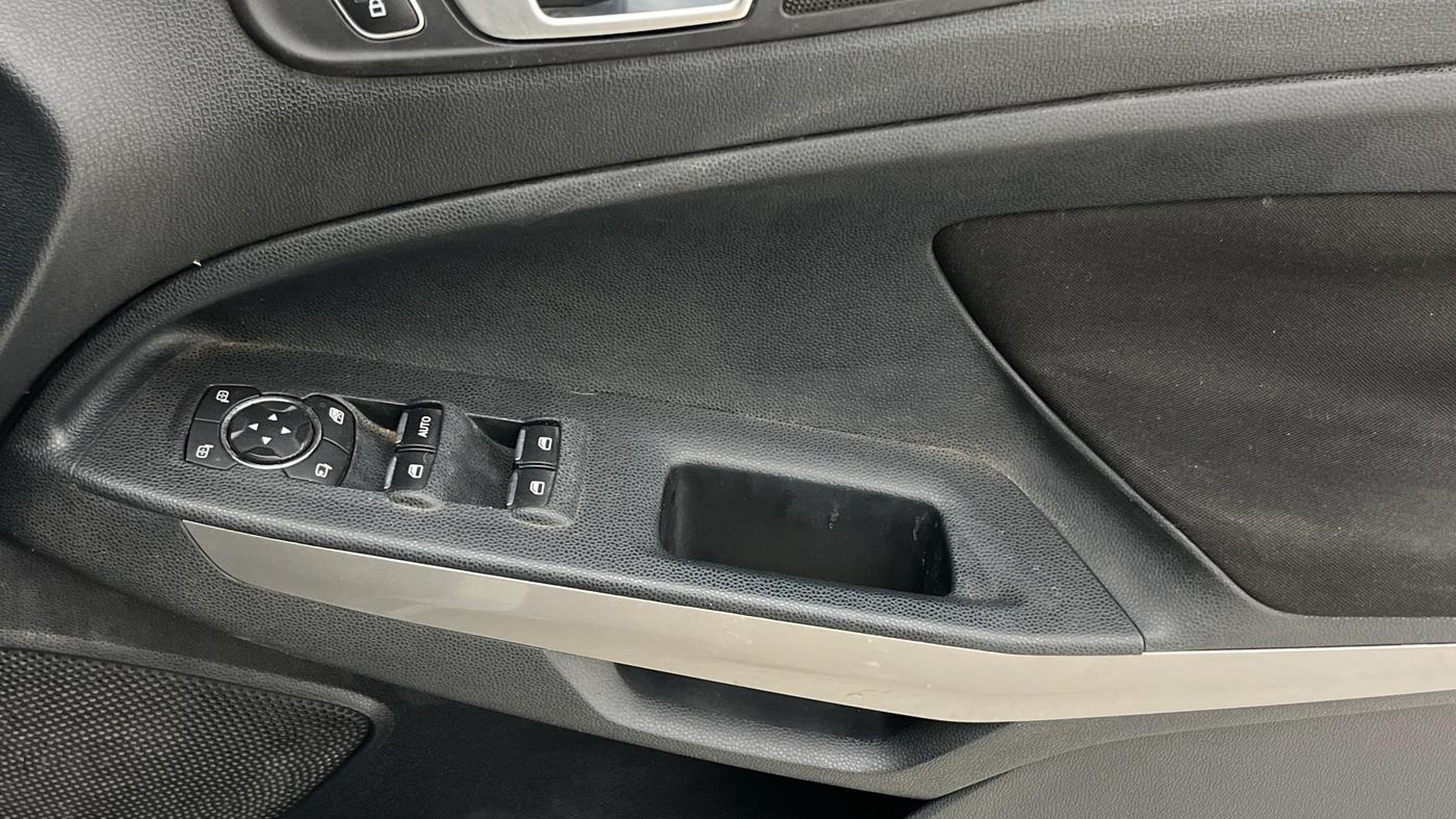 2018 Ford Ecosport TITANIUM 1.5L DIESEL, Diesel, Manual, 1,08,559 km, Driver Side Door Panels Control
