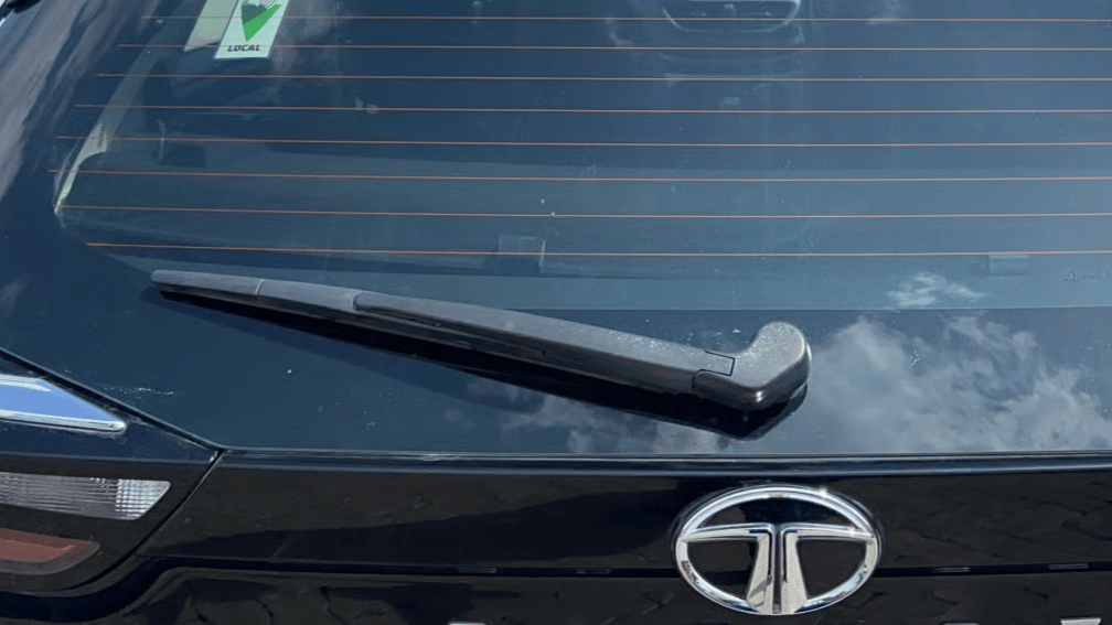 2022 Tata ALTROZ XZA PLUS, Petrol, Automatic, 24,271 km, Rear Wiper
