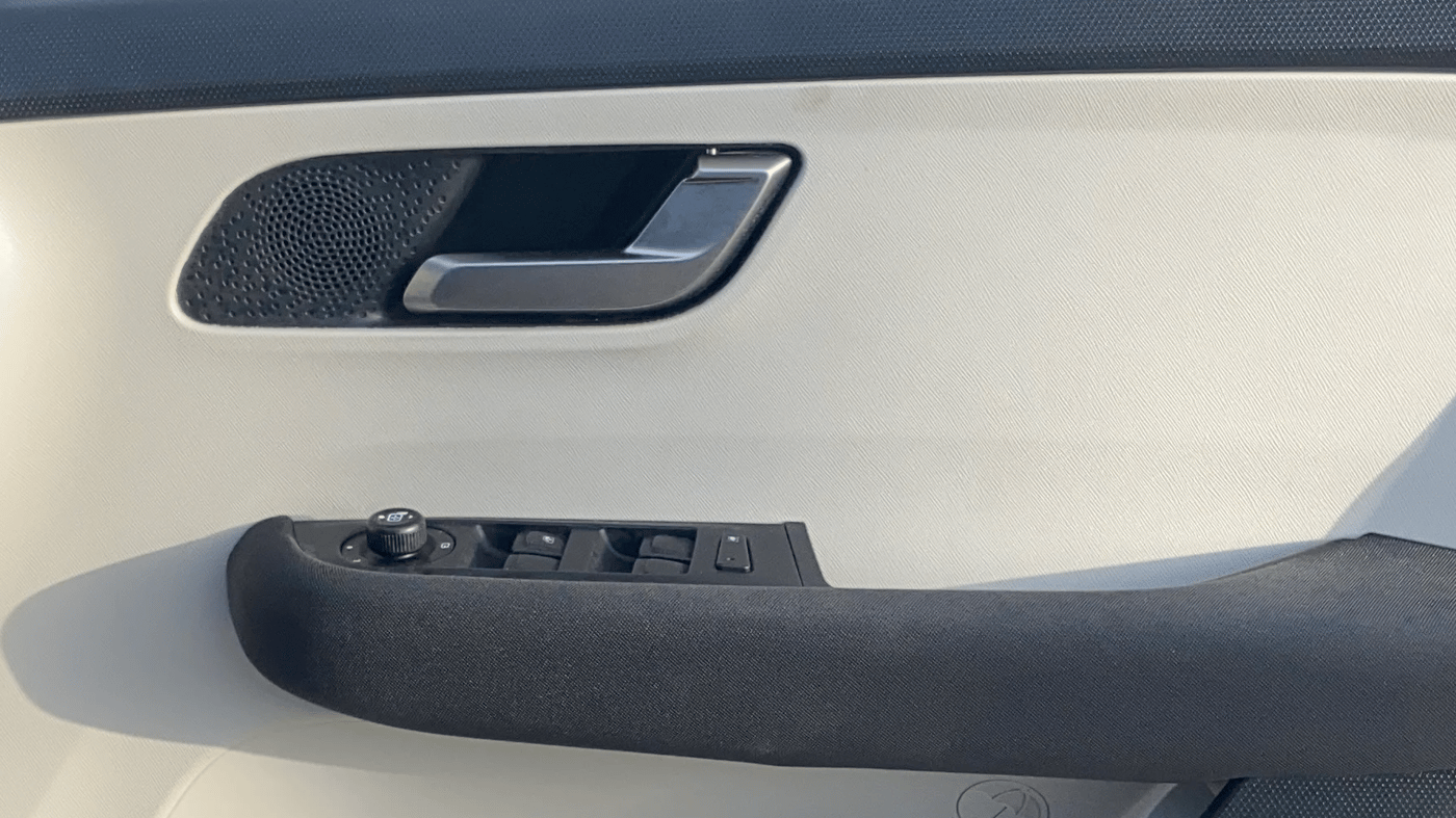 2022 Tata ALTROZ XZA PLUS, Petrol, Automatic, 24,271 km, Driver Side Door Panels Control
