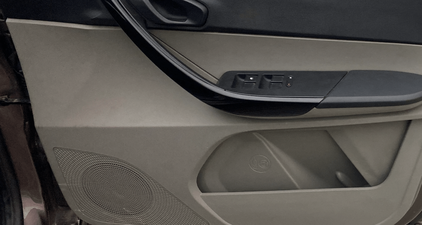 2017 Tata Tiago XM PETROL, Petrol, Manual, 1,07,041 km, Driver Side Door Panels Control