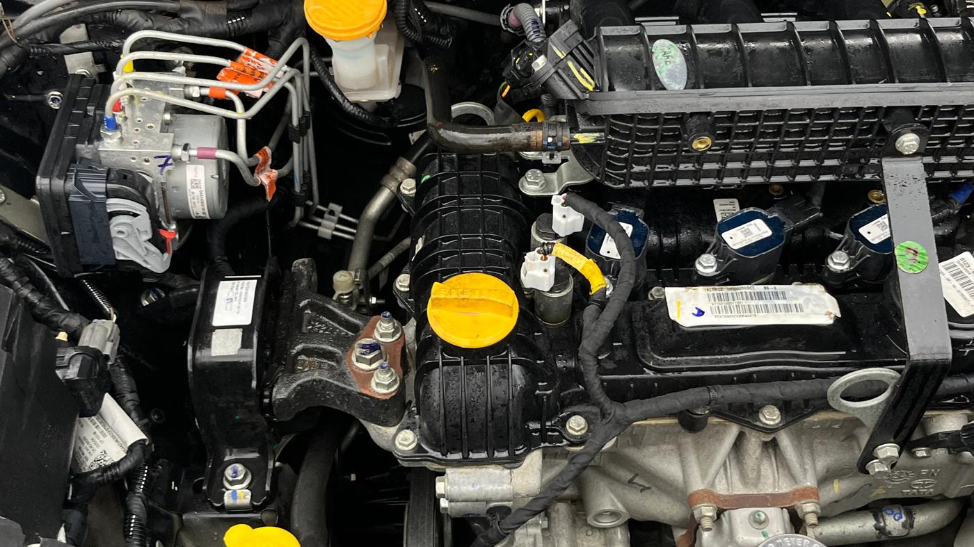 2024 Tata ALTROZ XZA Plus (S) Lux Dark Edition, Petrol, Automatic, 23,295 km, Engine View - Right