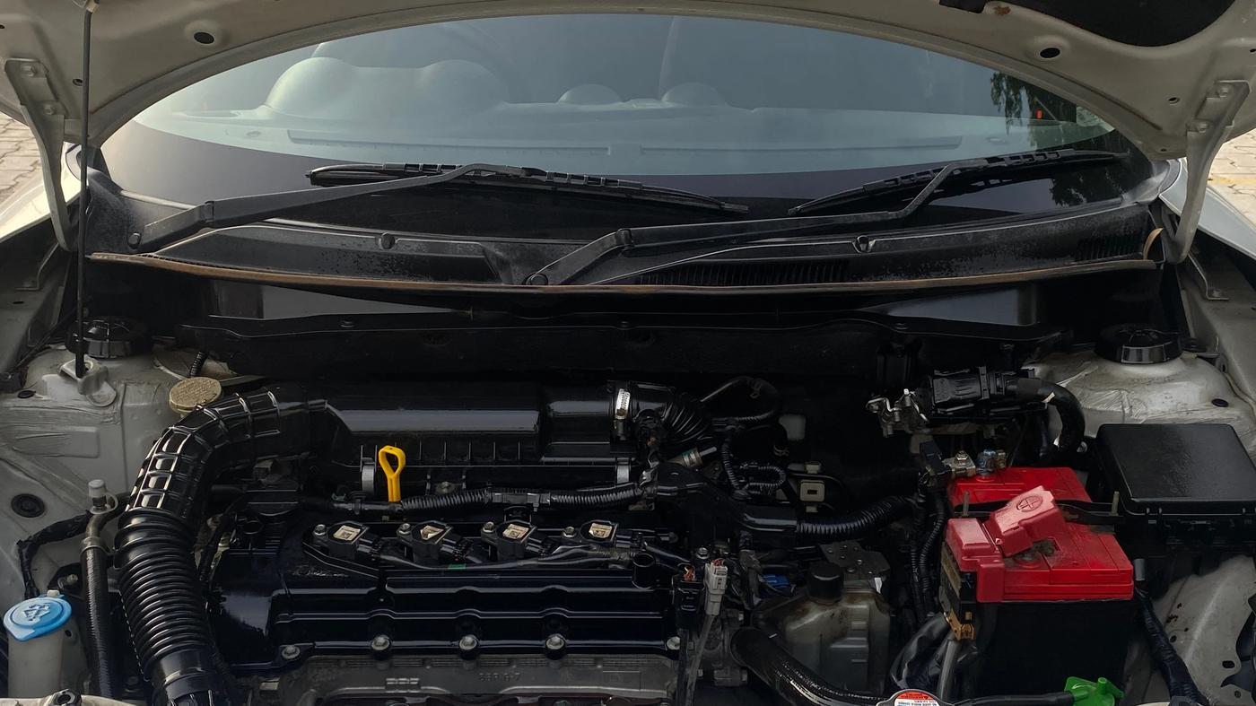 2020 Maruti Swift VXI AMT, Petrol, Automatic, 1,08,093 km, Engine View