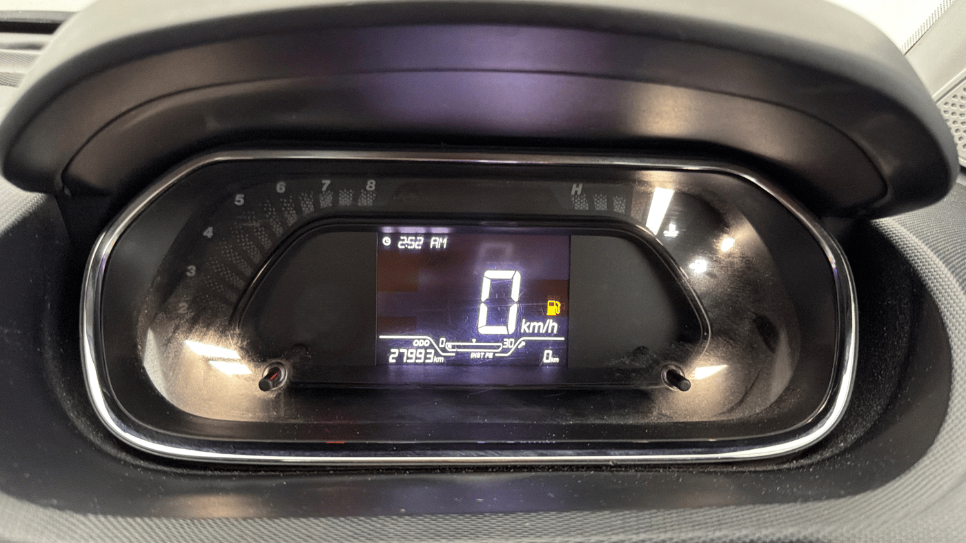 2023 Tata Tiago XTA PETROL, Petrol, Automatic, 27,984 km, Odometer Image