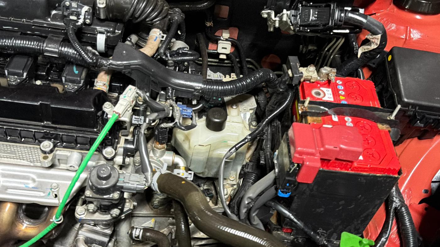 2021 Maruti Swift VXI AMT, Petrol, Automatic, 49,557 km, Engine View - Left