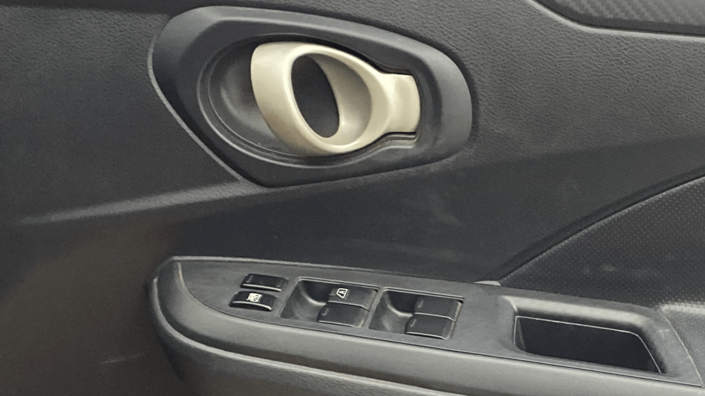 2019 Datsun Go T, Petrol, Manual, 82,279 km, Driver Side Door Panels Control