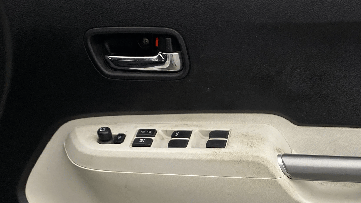 2022 Maruti IGNIS ALPHA 1.2 AMT, Petrol, Automatic, 34,510 km, Driver Side Door Panels Control