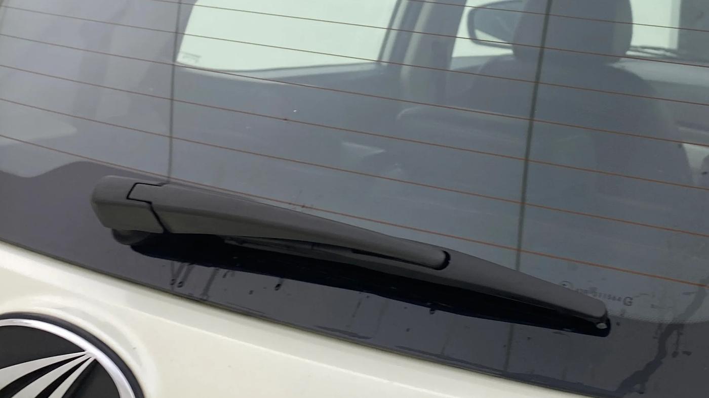 2020 Mahindra XUV300 W8 1.5 DIESEL, Diesel, Manual, 45,333 km, Rear Wiper