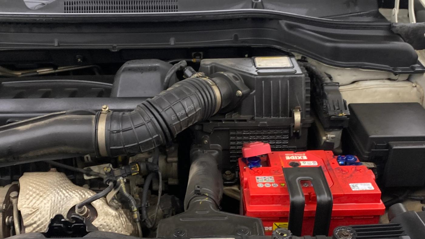 2020 Mahindra XUV300 W8 1.5 DIESEL, Diesel, Manual, 45,333 km, Engine View - Left