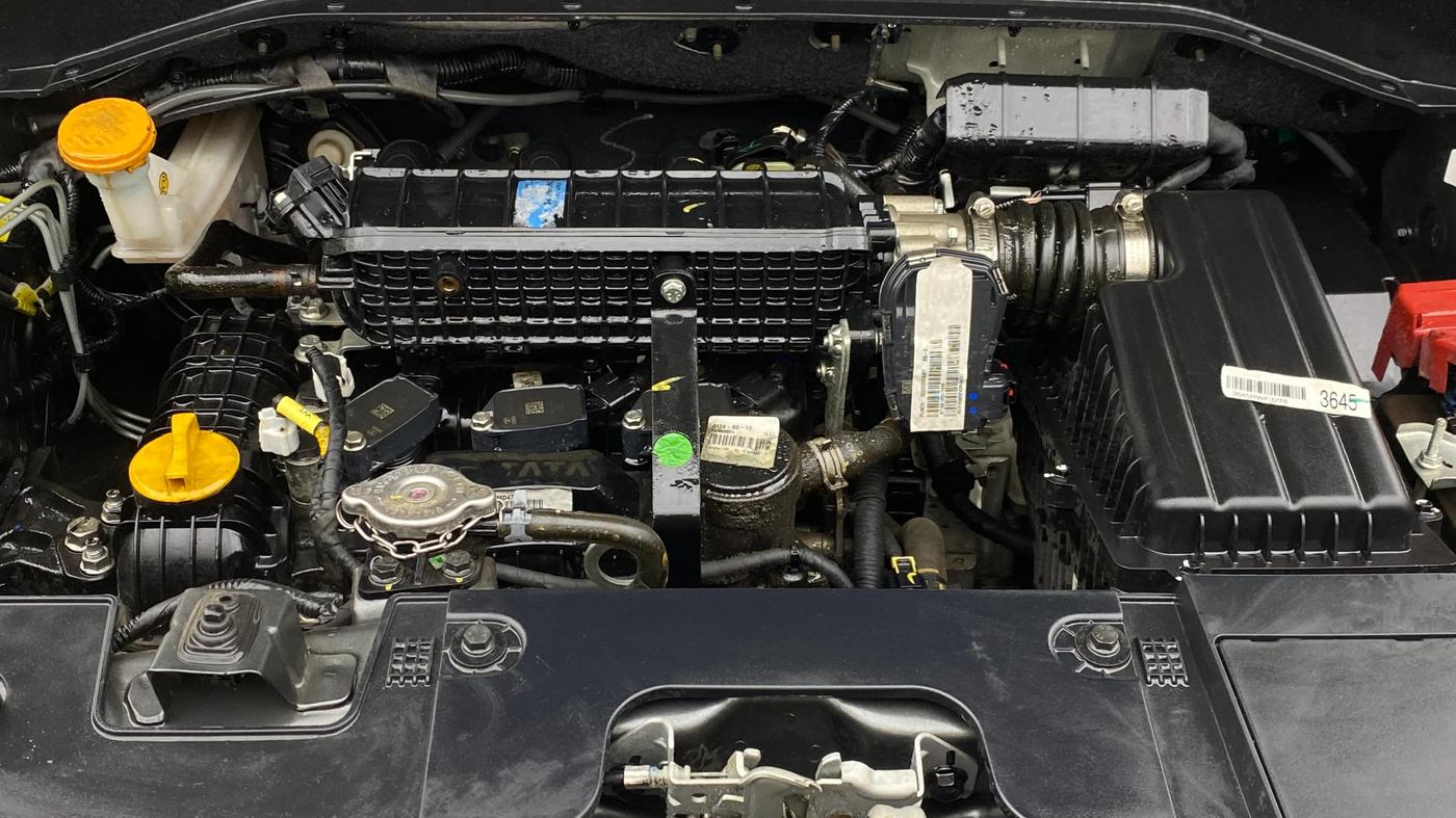 2024 Tata PUNCH Creative Dual Tone AMT Sunroof , Petrol, Automatic, 14,120 km, Engine View