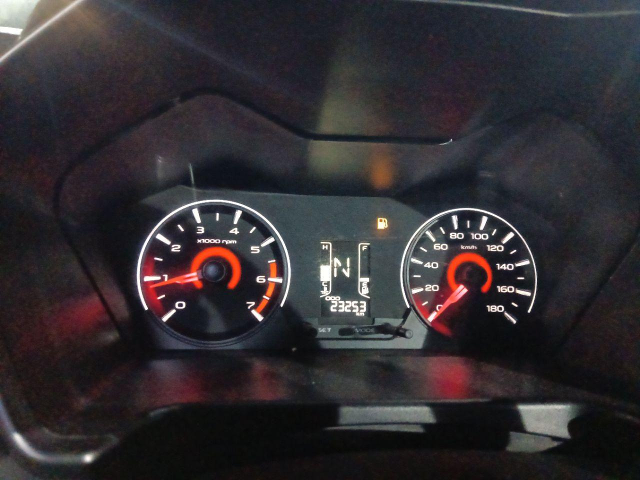 2018 Mahindra KUV 100 NXT K8 P 6 STR DUAL TONE, Petrol, Manual, 23,253 km, Odometer Image