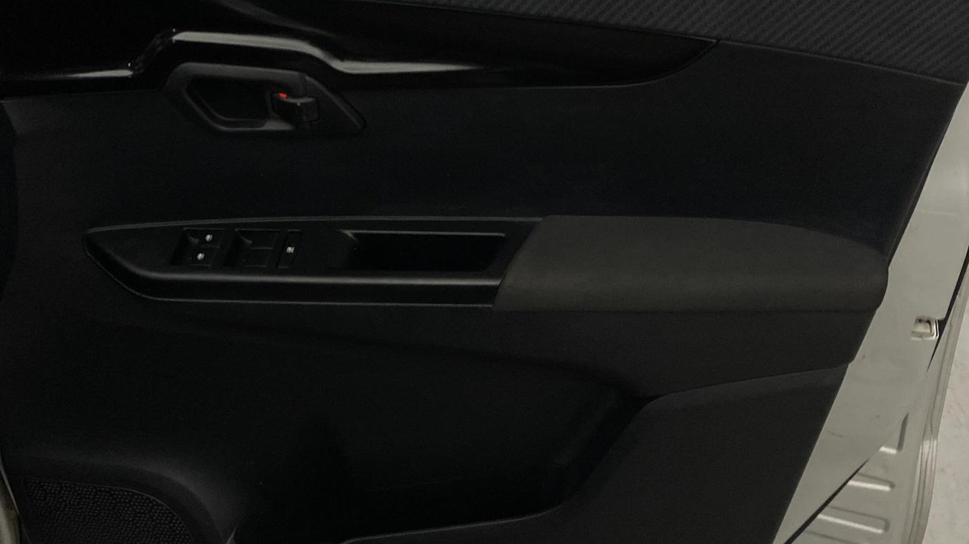 2018 Mahindra KUV 100 NXT K8 P 6 STR DUAL TONE, Petrol, Manual, 23,253 km, Driver Side Door Panels Control