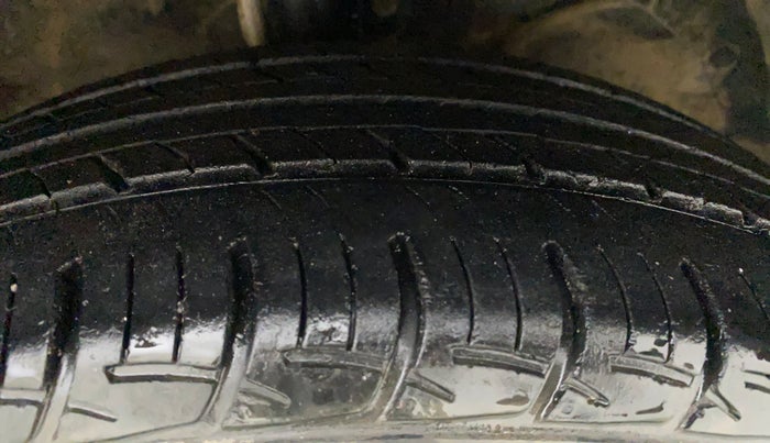 2019 Maruti Baleno DELTA PETROL 1.2, Petrol, Manual, 97,494 km, Right Front Tyre Tread