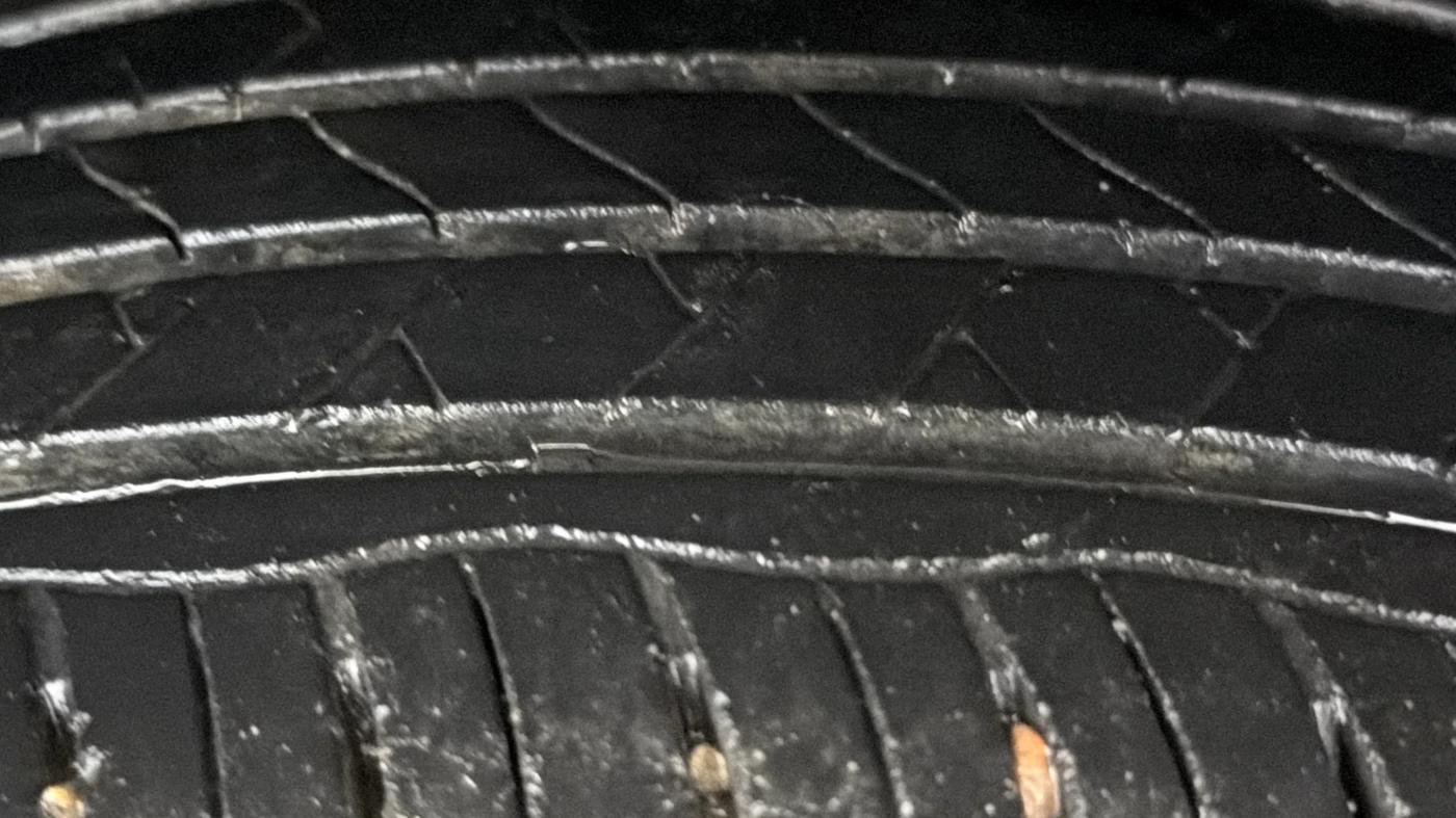 2023 Tata PUNCH ACCOMPLISHED DAZZLE SUNROOF CNG MT, CNG, Manual, 56,886 km, Left Front Tyre Tread