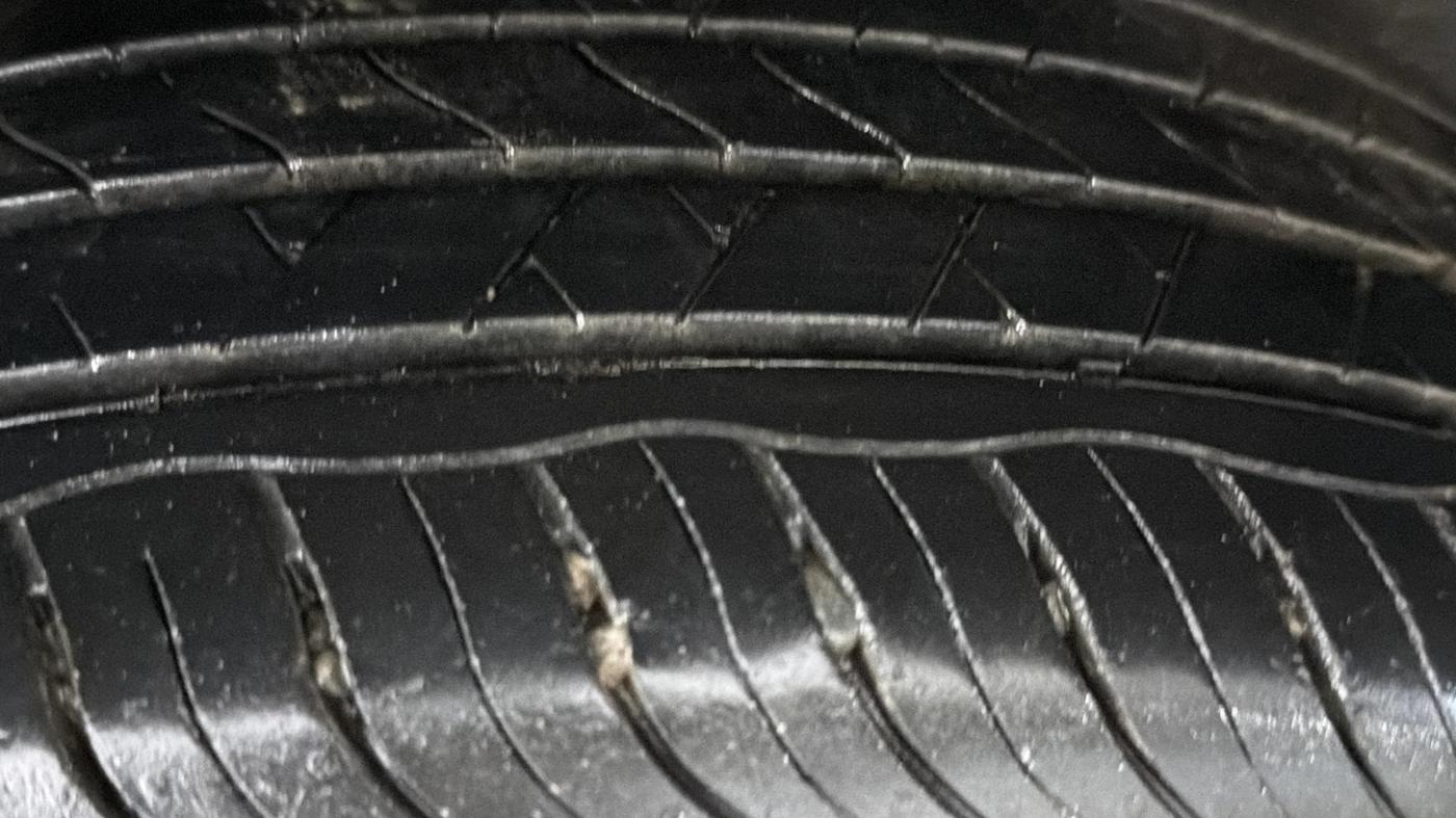 2023 Tata PUNCH ACCOMPLISHED DAZZLE SUNROOF CNG MT, CNG, Manual, 56,886 km, Left Rear Tyre Tread