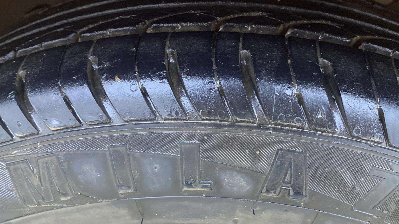 2016 Tata Tiago XT DIESEL, Diesel, Manual, 35,498 km, Left Front Tyre Tread