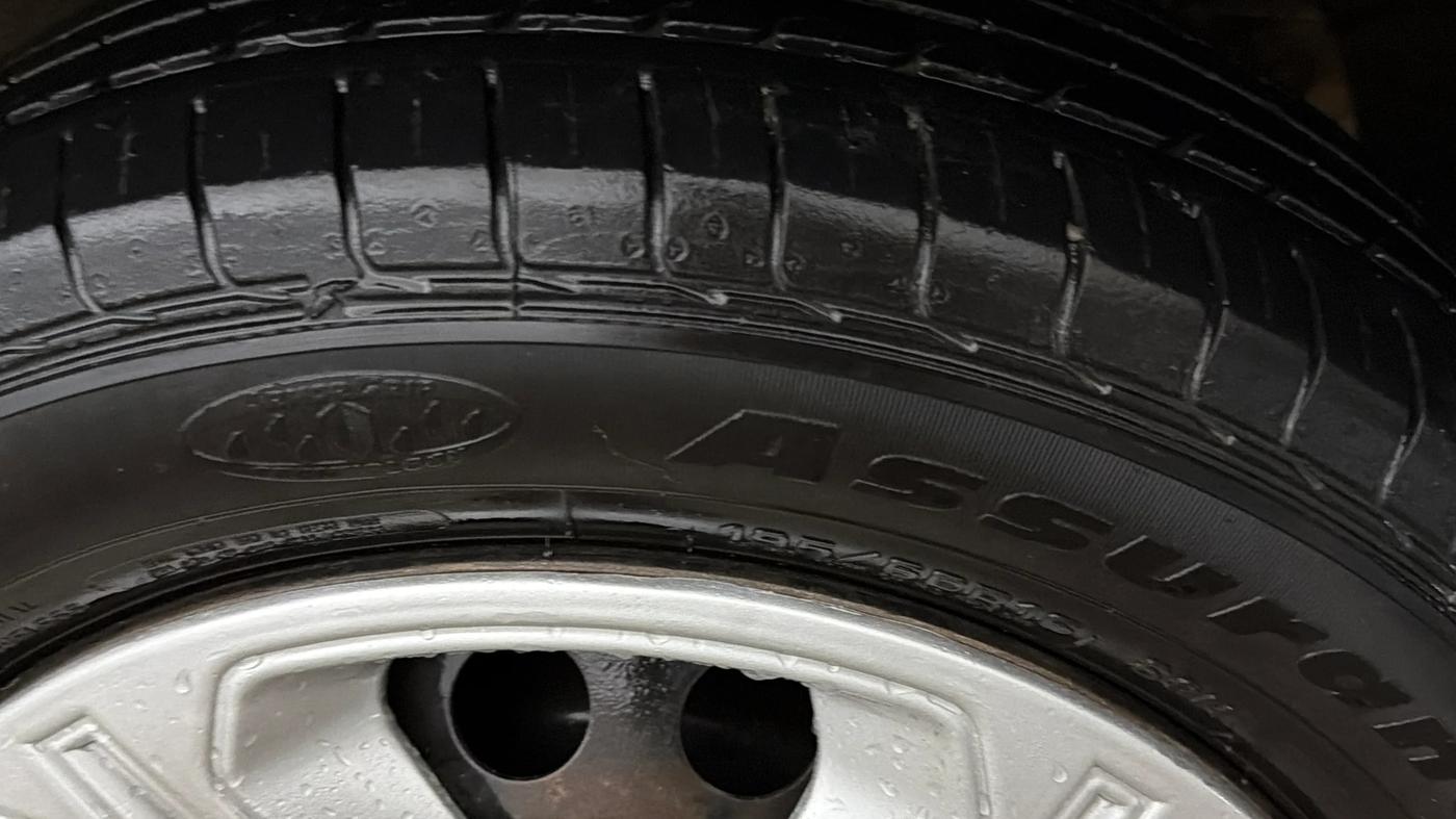 2018 Tata NEXON XM PETROL, Petrol, Manual, 63,300 km, Left Rear Tyre Tread