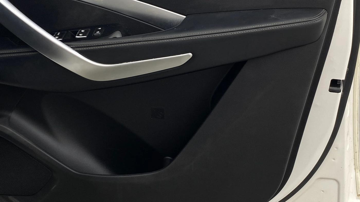 2022 MG HECTOR SHARP 1.5 PETROL CVT, Petrol, Automatic, 47,798 km, Driver Side Door Panels Control