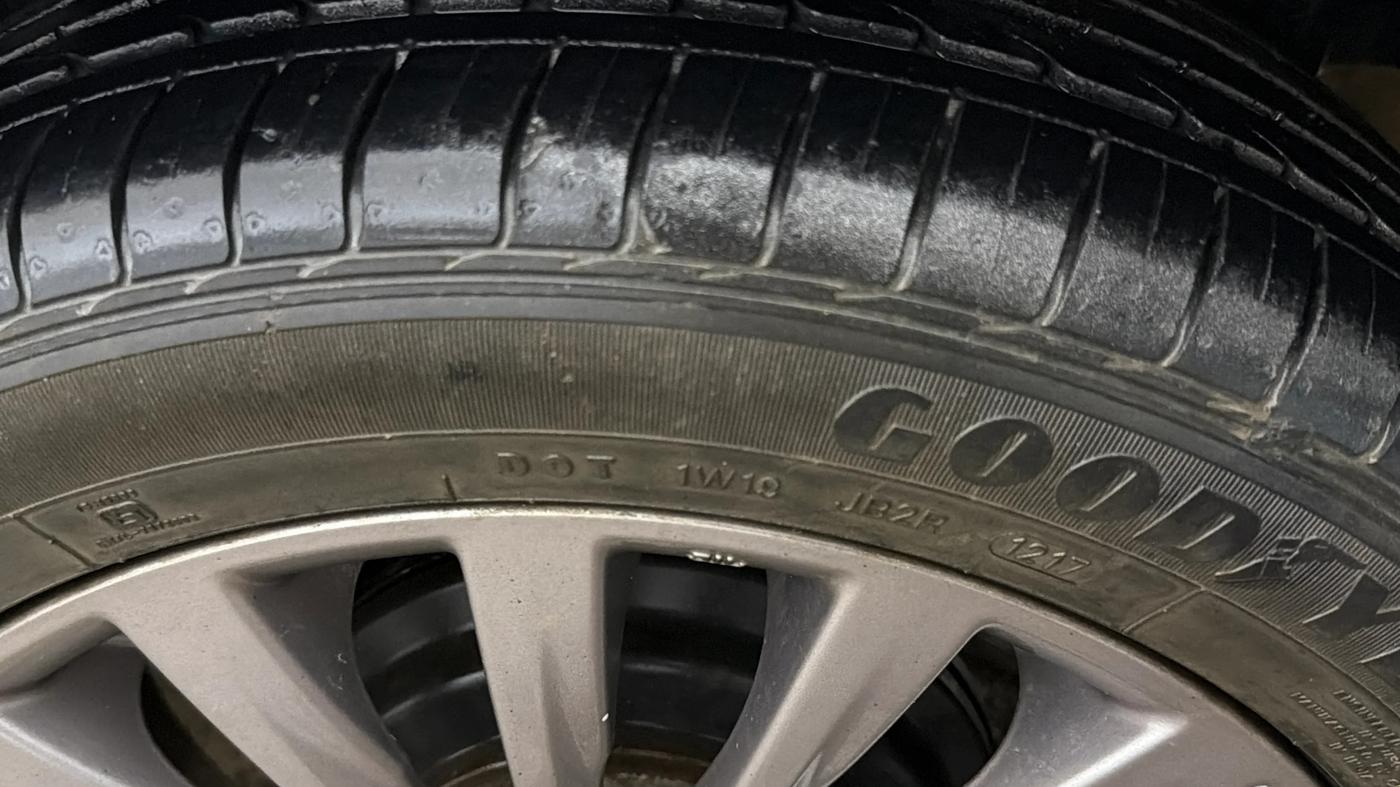 2017 Maruti Ciaz ALPHA 1.4 PETROL, Petrol, Manual, 36,276 km, Left Rear Tyre Tread