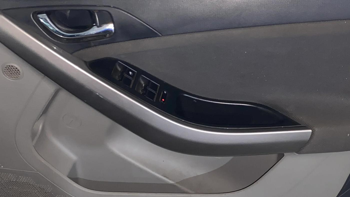 2018 Tata NEXON XZA PLUS PETROL DUAL TONE, Petrol, Automatic, 58,401 km, Driver Side Door Panels Control