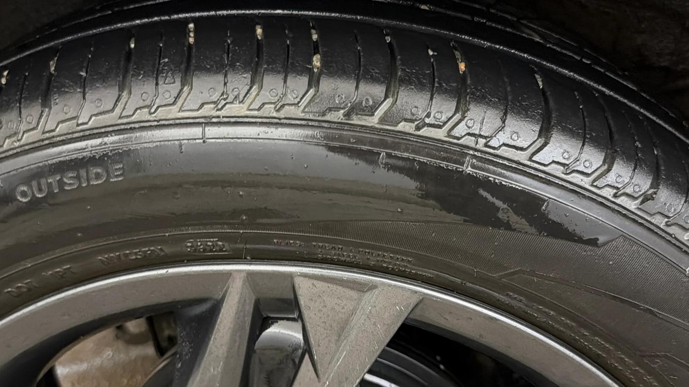 2022 Hyundai NEW I20 SPORTZ 1.2 AT, Petrol, Automatic, 41,825 km, Right Rear Tyre Tread
