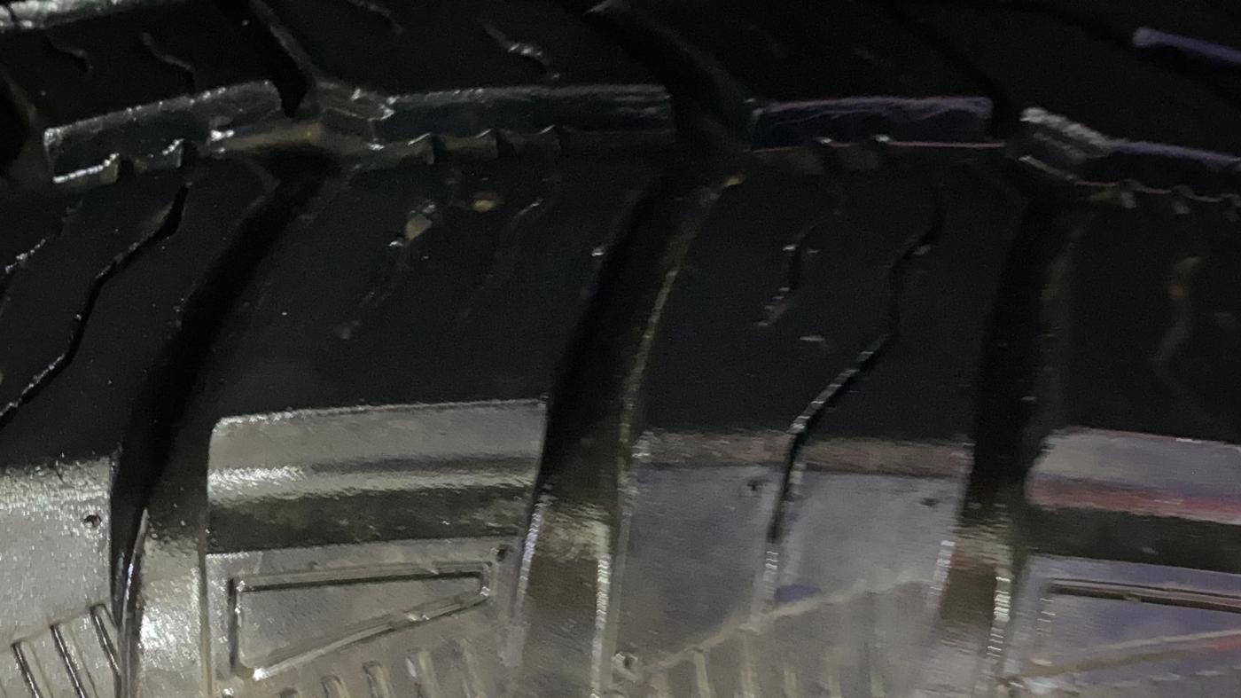 2019 Mahindra XUV500 W9, Diesel, Manual, 77,303 km, Right Front Tyre Tread