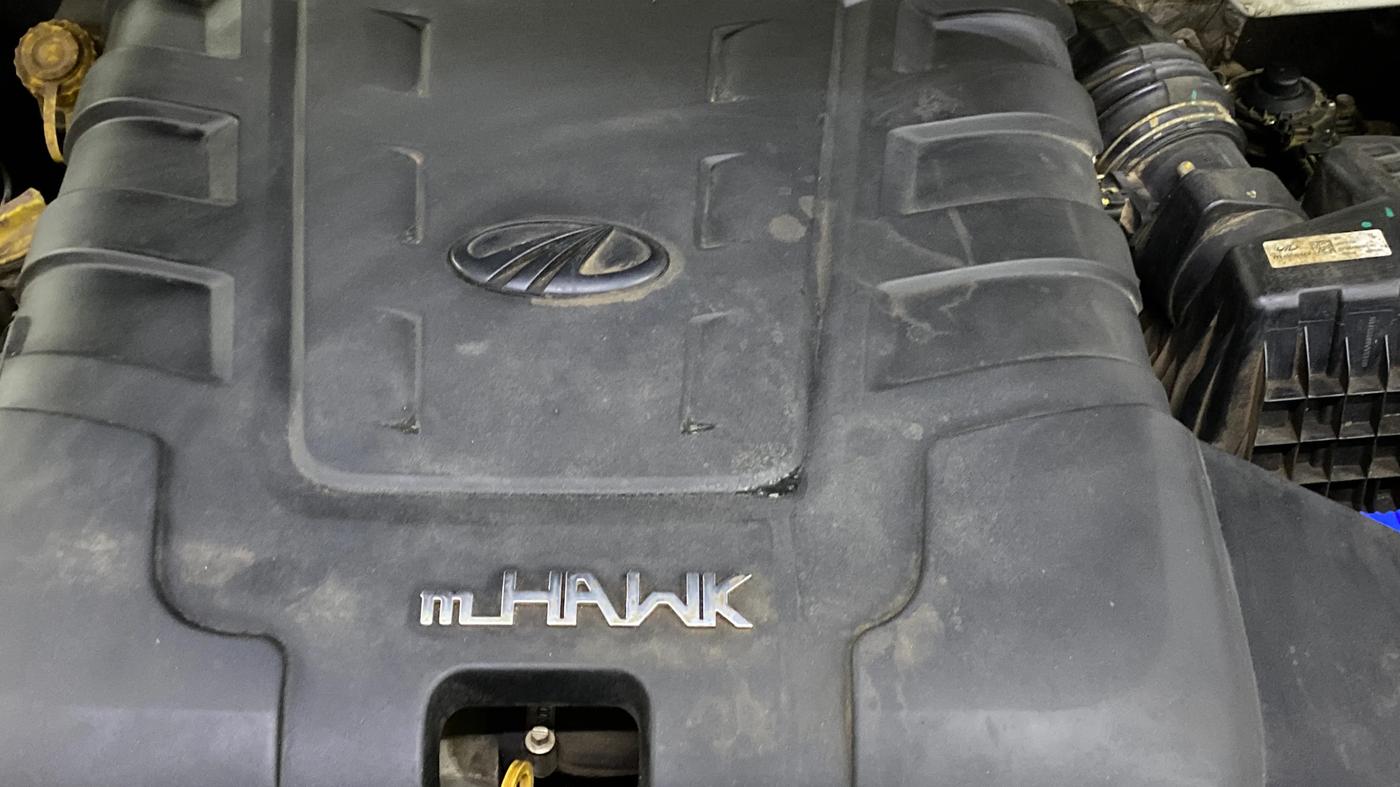2019 Mahindra XUV500 W9, Diesel, Manual, 77,303 km, Engine View