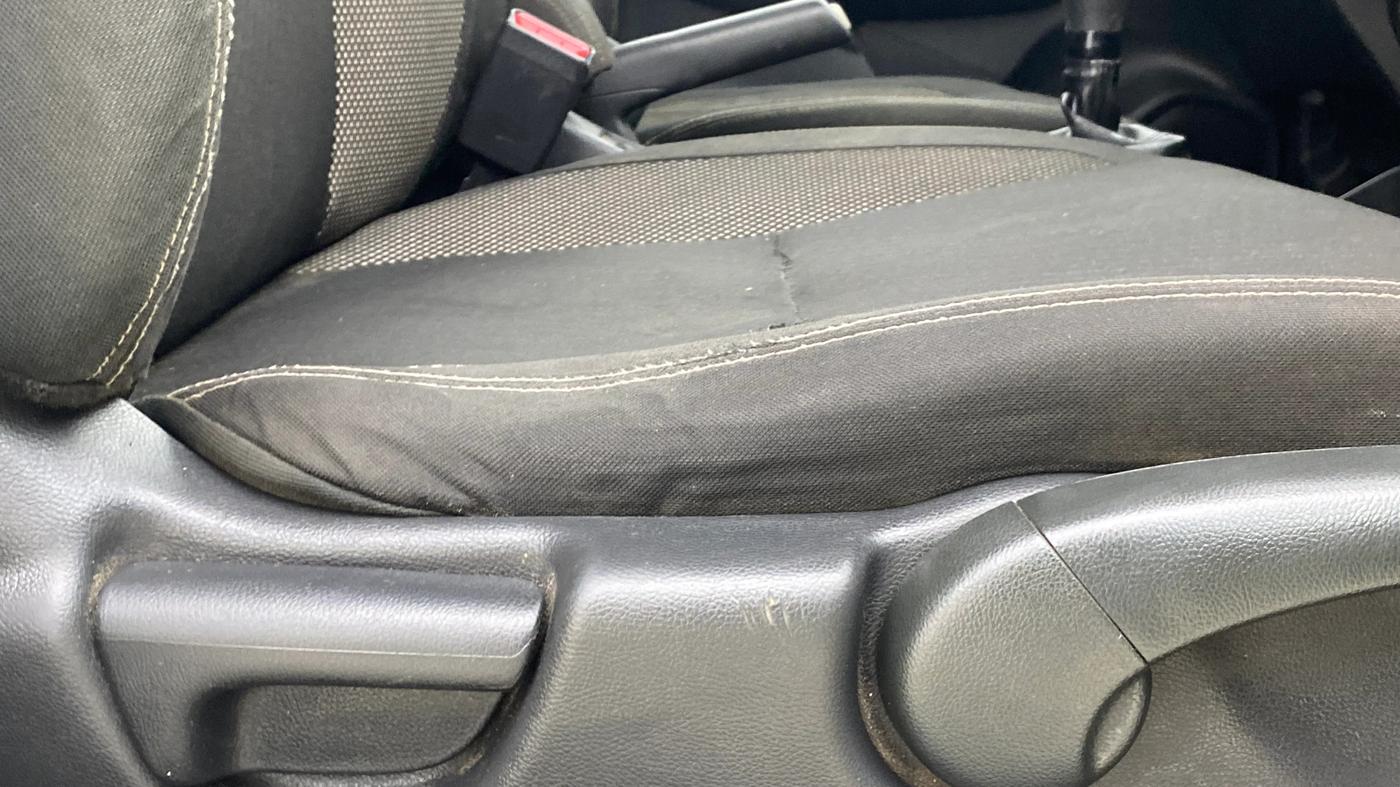 2018 Honda WR-V 1.5L I-DTEC VX MT, Diesel, Manual, 1,20,365 km, Driver Side Adjustment Panel