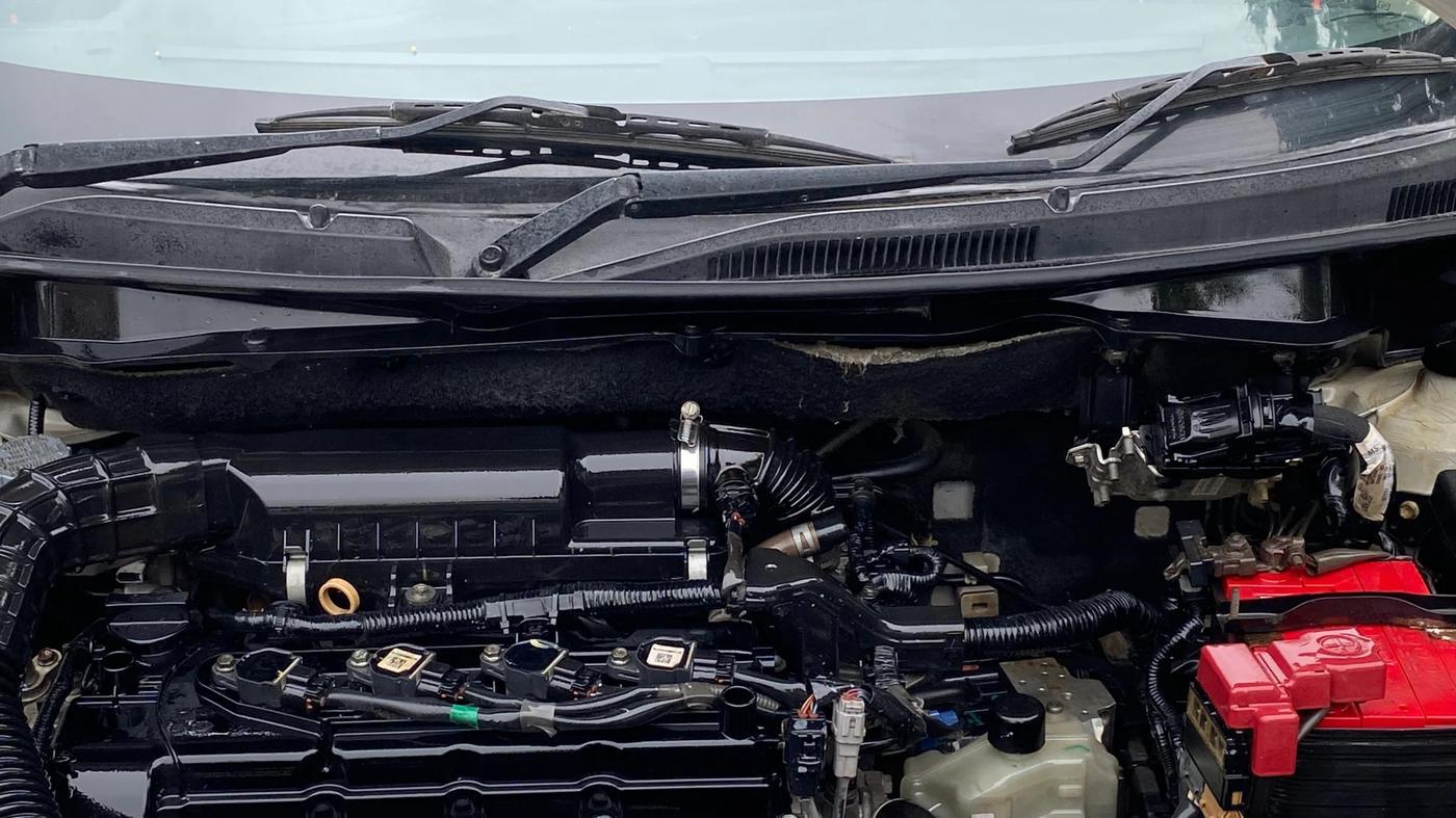2018 Maruti Dzire VXI AMT, Petrol, Automatic, 81,203 km, Engine View