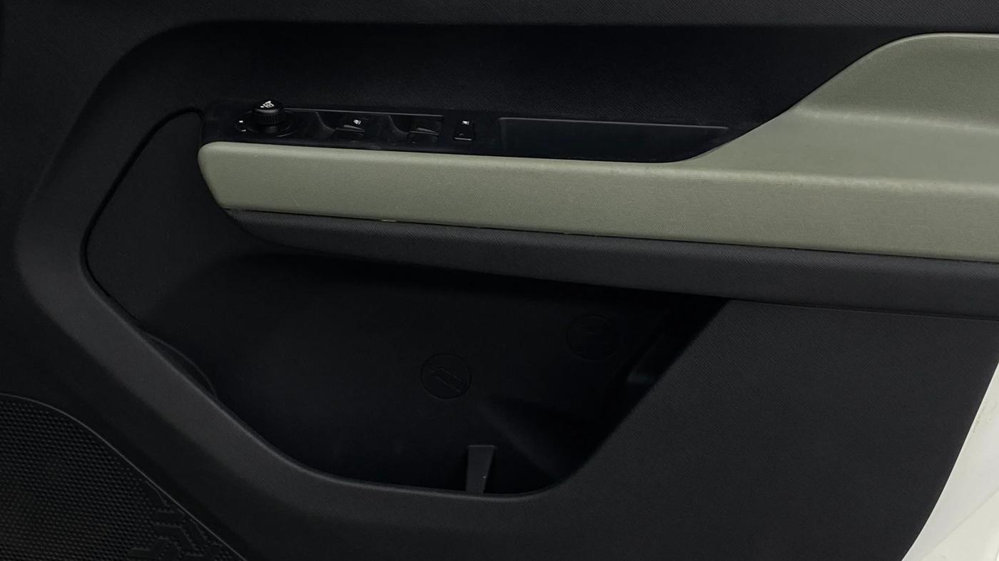 2023 Tata PUNCH ADVENTURE AMT, Petrol, Automatic, 26,554 km, Driver Side Door Panels Control