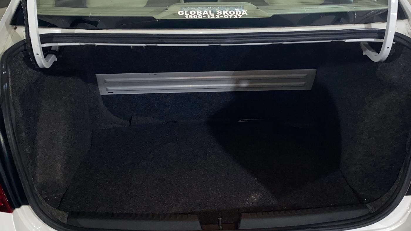 2019 Skoda Rapid STYLE 1.6 MPI AT, Petrol, Automatic, 10,242 km, Boot Inside