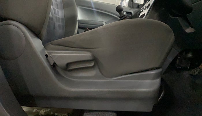 2014 Maruti Ritz LXI, Petrol, Manual, 19,889 km, Driver Side Adjustment Panel