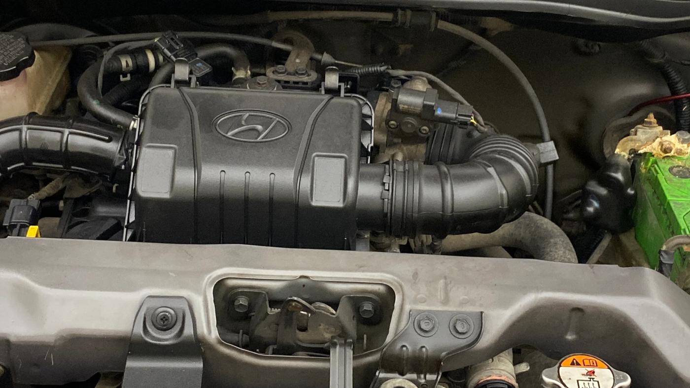 2018 Hyundai Eon SPORTZ, Petrol, Manual, 1,02,544 km, Engine View