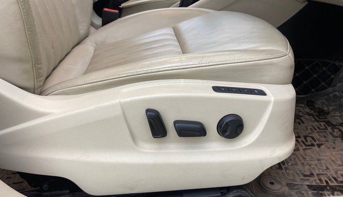 2019 Skoda Octavia STYLE 1.8 TSI AT, Petrol, Automatic, 99,250 km, Driver Side Adjustment Panel