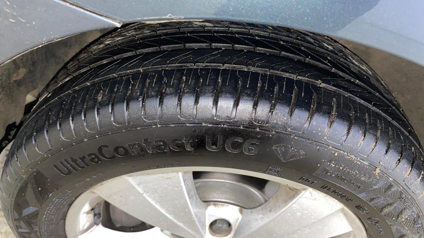 2019 Skoda Octavia STYLE 1.8 TSI AT, Petrol, Automatic, 99,250 km, Left Front Tyre Tread