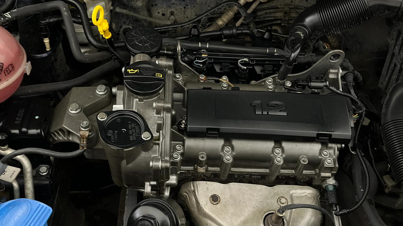2015 Volkswagen Polo TRENDLINE 1.2L PETROL, Petrol, Manual, 63,722 km, Engine View - Right