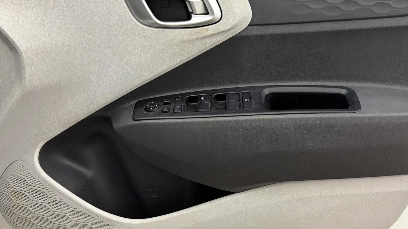 2023 Hyundai GRAND I10 NIOS SPORTZ 1.2 KAPPA VTVT, Petrol, Manual, 80,228 km, Driver Side Door Panels Control