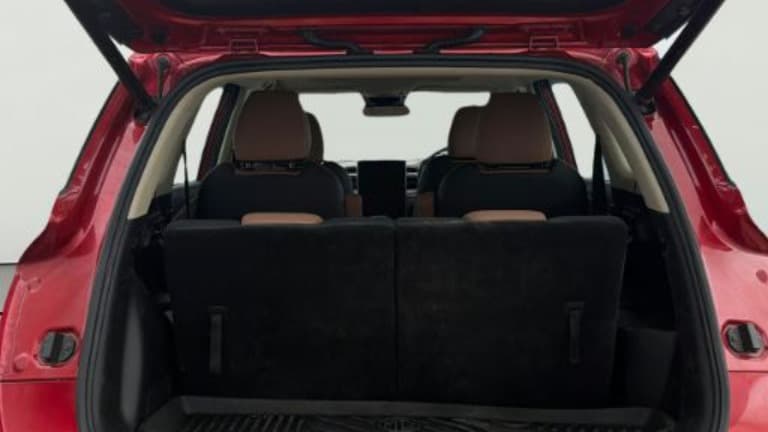 2023 MG HECTOR PLUS SAVVY PRO 1.5 TURBO CVT 6 STR, Petrol, Automatic, 15,647 km, Boot Inside