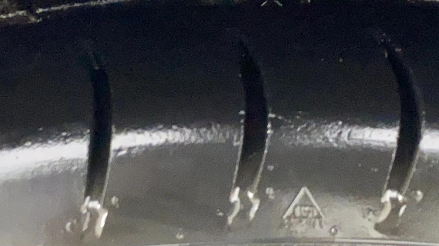 2017 Maruti Dzire VXI, CNG, Manual, 1,33,655 km, Left Front Tyre Tread